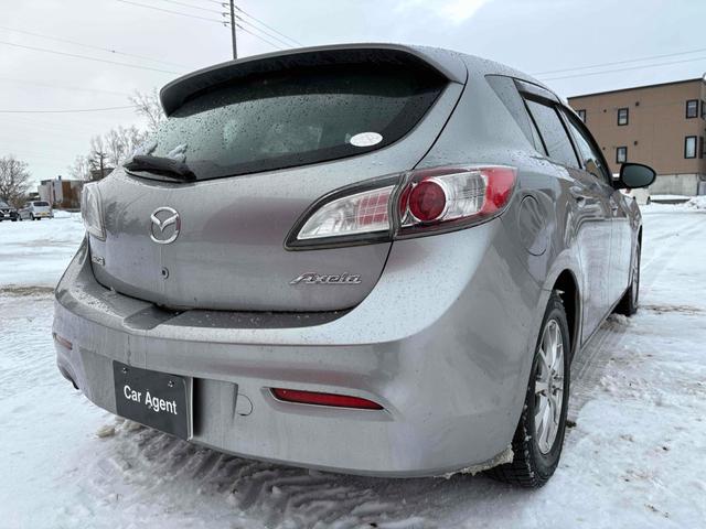 アクセラスポーツ １５Ｃ　ＴＶ　アルミホイール　キーレスエントリー　ＣＶＴ　盗難防止システム　衝突安全ボディ　ＡＢＳ　エアコン　パワーステアリング　パワーウィンドウ（11枚目）