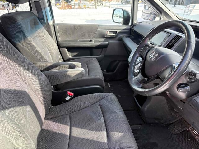 ステップワゴンスパーダ Ｚ　ＨＤＤナビエディション　ヒッチメンバー４ＷＤ　ＥＴＣ　バックカメラ　ナビ　ＴＶ　両側電動スライドドア　オートライト　ＨＩＤ　スマートキー　電動格納ミラー　フルフラット　ＡＴ　アルミホイール　ＣＤ　ＵＳＢ　盗難防止システム（9枚目）