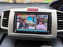 フリードスパイク Ｇ　ジャストセレクション　４ＷＤ　ブルートゥース対応　ＥＴＣ　ＴＶ　両側スライド・片側電動　ＨＩＤ　スマートキー　電動格納ミラー　ウォークスルー　ＡＴ　アルミホイール　ＡＢＳ　エアコン　パワーステアリング（5枚目）