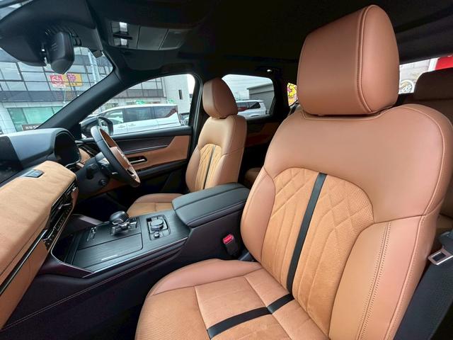 ＣＸ－６０ ＸＤ－ハイブリッド　プレミアムスポーツ　マツダコネクトナビＴＶ／ＢＯＳＥ／パノラマサンルーフ／３６０度モニター／茶革／ＬＥＤヘッドライト／シートヒーター／シートエアコン／ワイヤレス充電／ステアリングヒーター／レーダークルーズ／ＥＴＣ／（16枚目）