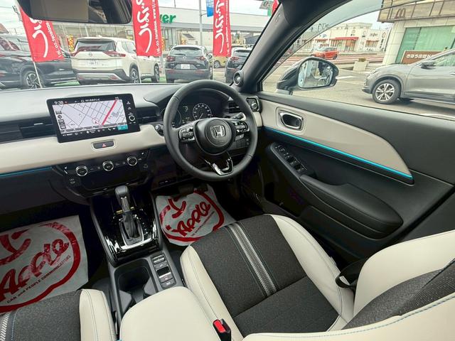 ヴェゼル ｅ：ＨＥＶ　Ｚ・ＰＬａＹパッケージ　ホンダセンシング／パノラマルーフ／ホンダコネクトナビＴＶ／アラウンドビューモニター／ＬＥＤヘッドライト／ワイヤレス充電／ハンズフリーパワーバックドア／シートヒーター／ステアリングヒーター／ＥＴＣ２．０（44枚目）