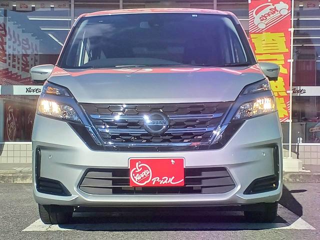 セレナ Ｂ　インテリジェントアラウンドビューモニター／全方位運転支援システム／クルーズコントロール／インテリジェントキー／プッシュエンジンスターター／ハロゲンヘッドランプ／オートライト／ハイビームアシスト／（3枚目）