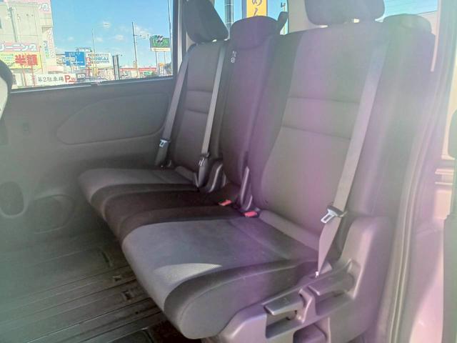 セレナ Ｂ　インテリジェントアラウンドビューモニター／全方位運転支援システム／クルーズコントロール／インテリジェントキー／プッシュエンジンスターター／ハロゲンヘッドランプ／オートライト／ハイビームアシスト／（9枚目）