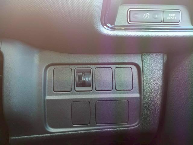 セレナ Ｂ　インテリジェントアラウンドビューモニター／全方位運転支援システム／クルーズコントロール／インテリジェントキー／プッシュエンジンスターター／ハロゲンヘッドランプ／オートライト／ハイビームアシスト／（33枚目）