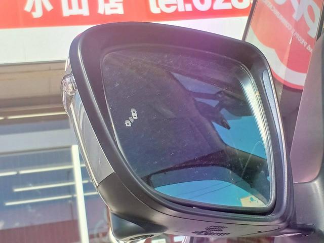 セレナ Ｂ　インテリジェントアラウンドビューモニター／全方位運転支援システム／クルーズコントロール／インテリジェントキー／プッシュエンジンスターター／ハロゲンヘッドランプ／オートライト／ハイビームアシスト／（56枚目）