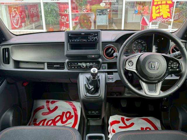 N-ONE RS 6速マニュアルターボ/ホンダセンシング/アダプティブクルーズコントロール/LEDヘッドライト/オートハイビーム/シートヒーター/スマートキー/プッシュスタート/走行距離6300キロ/車検令和9年12月(3枚目)