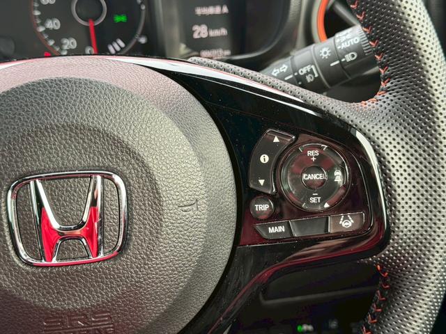 N-ONE RS 6速マニュアルターボ/ホンダセンシング/アダプティブクルーズコントロール/LEDヘッドライト/オートハイビーム/シートヒーター/スマートキー/プッシュスタート/走行距離6300キロ/車検令和9年12月(6枚目)