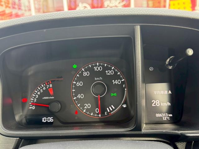 N-ONE RS 6速マニュアルターボ/ホンダセンシング/アダプティブクルーズコントロール/LEDヘッドライト/オートハイビーム/シートヒーター/スマートキー/プッシュスタート/走行距離6300キロ/車検令和9年12月(9枚目)