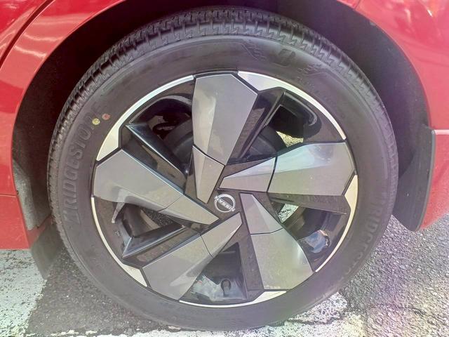 オーラ Ｇ　ＦＯＵＲ　レザーエディション　プロパイロット／ＢＯＳＥ／純正コネクトナビ／フルセグＴＶ／アラウンドビューモニター／インテリジェントルームミラー／シートヒーター／ステアリングヒーター／ＬＥＤヘッドライト／ＥＴＣ２．０／ワイヤレス充電（26枚目）