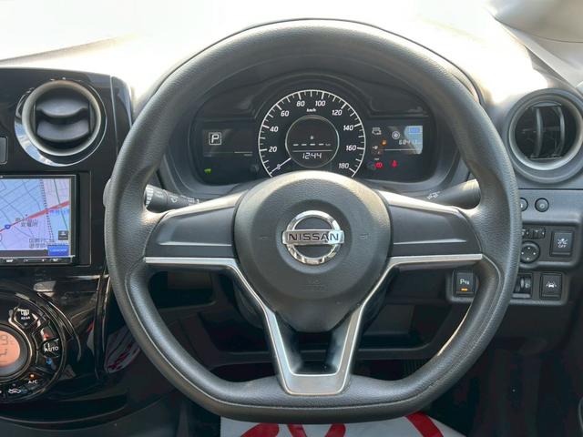 ノート ｅ－パワー　Ｂ　ナビ／バックカメラ／Ｂｌｕｅｔｏｏｔｈ／エマージェンシーブレーキ／インテリジェントキー／プッシュスタート／車検整備付き／アップルあんしんライト保証１年付き／（6枚目）