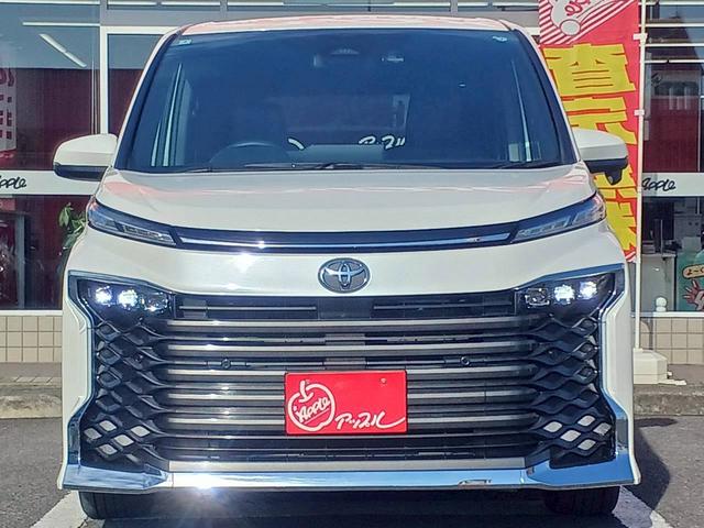 ヴォクシー Ｓ－Ｚ　両側パワースライドドア／１０．５インチディスプレイオーディオ／ＴＶ／バックカメラ／セーフティセンス／ＬＥＤヘッドライト／シートヒーター／ＥＴＣ２．０／１７インチ純正ＡＷ／走行距離１２９６３ｋｍ／（3枚目）