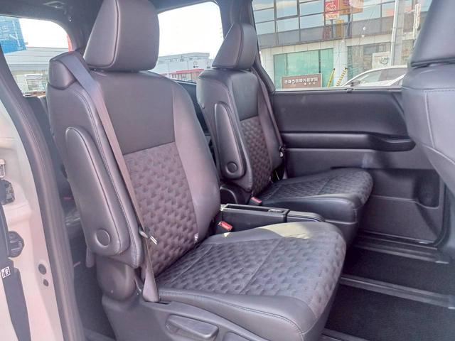 ヴォクシー Ｓ－Ｚ　両側パワースライドドア／１０．５インチディスプレイオーディオ／ＴＶ／バックカメラ／セーフティセンス／ＬＥＤヘッドライト／シートヒーター／ＥＴＣ２．０／１７インチ純正ＡＷ／走行距離１２９６３ｋｍ／（13枚目）