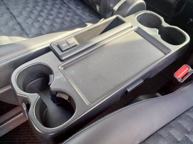 ヴォクシー Ｓ－Ｚ　両側パワースライドドア／１０．５インチディスプレイオーディオ／ＴＶ／バックカメラ／セーフティセンス／ＬＥＤヘッドライト／シートヒーター／ＥＴＣ２．０／１７インチ純正ＡＷ／走行距離１２９６３ｋｍ／（48枚目）