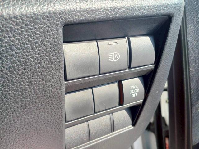 ヴォクシー Ｓ－Ｚ　両側パワースライドドア／１０．５インチディスプレイオーディオ／ＴＶ／バックカメラ／セーフティセンス／ＬＥＤヘッドライト／シートヒーター／ＥＴＣ２．０／１７インチ純正ＡＷ／走行距離１０９５７ｋｍ／（9枚目）