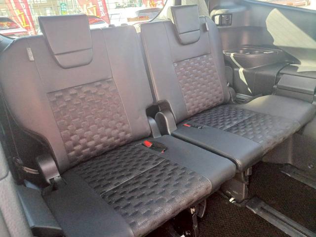 ヴォクシー Ｓ－Ｚ　両側パワースライドドア／１０．５インチディスプレイオーディオ／ＴＶ／バックカメラ／セーフティセンス／ＬＥＤヘッドライト／シートヒーター／ＥＴＣ２．０／１７インチ純正ＡＷ／走行距離１０９５７ｋｍ／（13枚目）