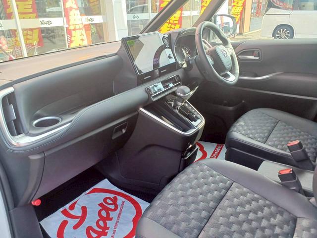 ヴォクシー Ｓ－Ｚ　両側パワースライドドア／１０．５インチディスプレイオーディオ／ＴＶ／バックカメラ／セーフティセンス／ＬＥＤヘッドライト／シートヒーター／ＥＴＣ２．０／１７インチ純正ＡＷ／走行距離１０９５７ｋｍ／（40枚目）