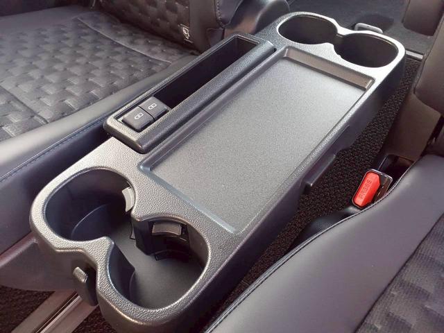 ヴォクシー Ｓ－Ｚ　両側パワースライドドア／１０．５インチディスプレイオーディオ／ＴＶ／バックカメラ／セーフティセンス／ＬＥＤヘッドライト／シートヒーター／ＥＴＣ２．０／１７インチ純正ＡＷ／走行距離１０９５７ｋｍ／（46枚目）