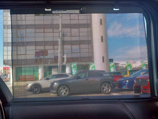 ヴォクシー Ｓ－Ｚ　両側パワースライドドア／１０．５インチディスプレイオーディオ／ＴＶ／バックカメラ／セーフティセンス／ＬＥＤヘッドライト／シートヒーター／ＥＴＣ２．０／１７インチ純正ＡＷ／走行距離１０９５７ｋｍ／（56枚目）