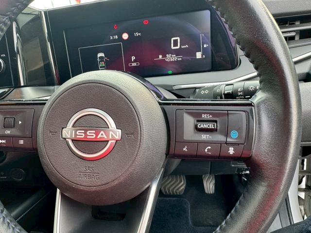 ノート オーテック　クロスオーバー　ＦＯＵＲ　４ＷＤ／プロパイロット／メーカー純正コネクトナビ／フルセグＴＶ／全方位カメラ／デジタルインナーミラー／オーテック専用シート／シートヒーター／ステアヒーター／ＥＴＣ２．０／ワイヤレス充電／ＬＥＤライト／（8枚目）