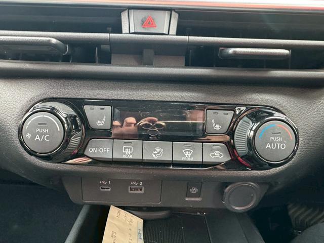 ノート オーテック　クロスオーバー　ＦＯＵＲ　４ＷＤ／プロパイロット／メーカー純正コネクトナビ／フルセグＴＶ／全方位カメラ／デジタルインナーミラー／オーテック専用シート／シートヒーター／ステアヒーター／ＥＴＣ２．０／ワイヤレス充電／ＬＥＤライト／（14枚目）