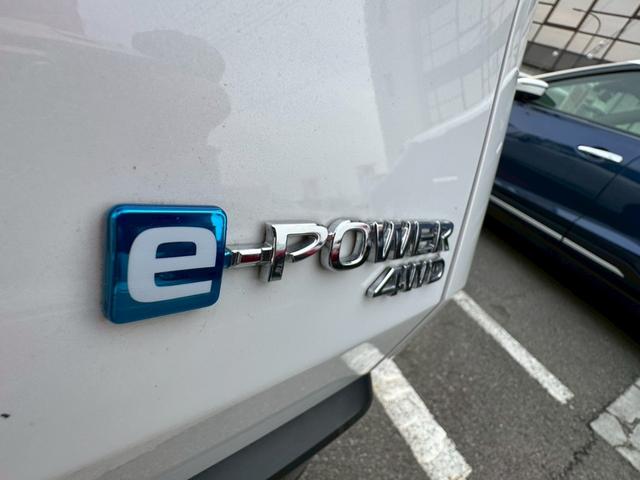 ノート オーテック　クロスオーバー　ＦＯＵＲ　４ＷＤ／プロパイロット／メーカー純正コネクトナビ／フルセグＴＶ／全方位カメラ／デジタルインナーミラー／オーテック専用シート／シートヒーター／ステアヒーター／ＥＴＣ２．０／ワイヤレス充電／ＬＥＤライト／（46枚目）