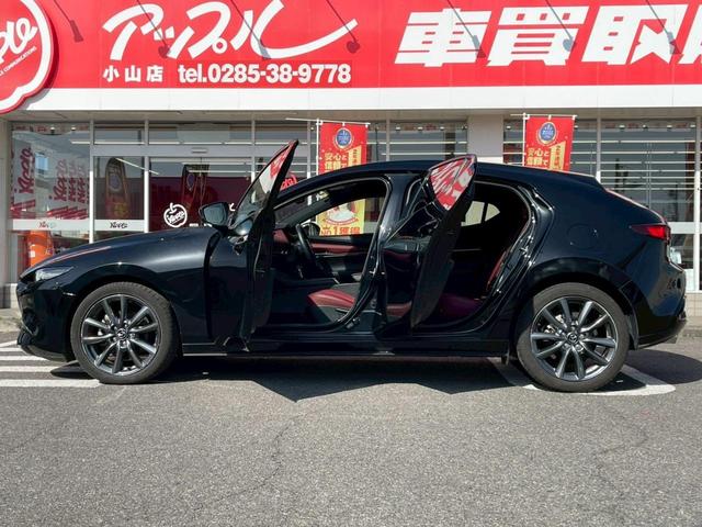 ＭＡＺＤＡ３ファストバック 　バーガンディレザーパッケージ／純正ナビＴＶ／３６０度カメラ／ドラレコ／ヘッドアップディスプレイ／クルージングトラフィックサポート／赤革／パワーシート／シートヒーター／ステアヒーター／ワイヤレス充電／（26枚目）