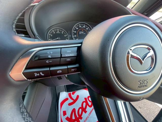 ＭＡＺＤＡ３ファストバック 　バーガンディレザーパッケージ／純正ナビＴＶ／３６０度カメラ／ドラレコ／ヘッドアップディスプレイ／クルージングトラフィックサポート／赤革／パワーシート／シートヒーター／ステアヒーター／ワイヤレス充電／（33枚目）
