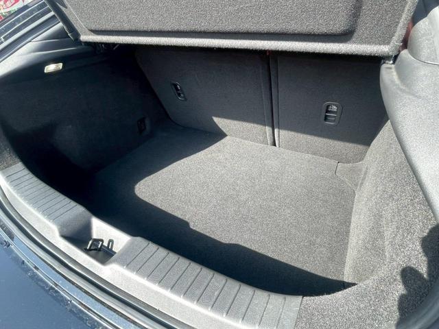 ＭＡＺＤＡ３ファストバック 　バーガンディレザーパッケージ／純正ナビＴＶ／３６０度カメラ／ドラレコ／ヘッドアップディスプレイ／クルージングトラフィックサポート／赤革／パワーシート／シートヒーター／ステアヒーター／ワイヤレス充電／（43枚目）