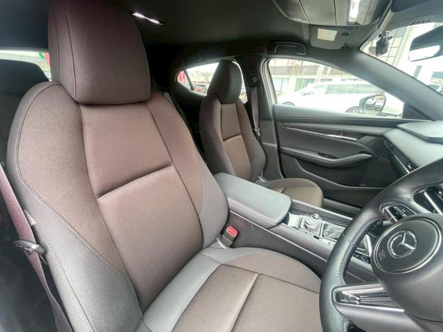 ＭＡＺＤＡ３ファストバック ２０Ｓプロアクティブ　ツーリングセレクション　８．８インチ純正ナビ／ＴＶ／バックカメラ／シートヒーター／ステアリングヒーター／レーダークルーズコントロール／スマートブレーキサポート／パーキングセンサー／ＬＥＤヘッドライト／ＥＴＣ／パワーシート／（12枚目）