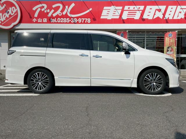 エルグランド ２５０ハイウェイスターＳ　両側パワースライドドア／純正ナビ／バックカメラ／エマージェンシーブレーキ／クルーズコントロール／ＬＥＤヘッドライト／踏み間違い衝突防止アシスト／車線逸脱防止支援システム／純正１８インチＡＷ／ＥＴＣ／（9枚目）