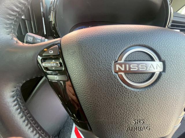 エルグランド ２５０ハイウェイスターＳ　両側パワースライドドア／純正ナビ／バックカメラ／エマージェンシーブレーキ／クルーズコントロール／ＬＥＤヘッドライト／踏み間違い衝突防止アシスト／車線逸脱防止支援システム／純正１８インチＡＷ／ＥＴＣ／（16枚目）