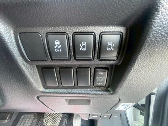 エルグランド ２５０ハイウェイスターＳ　両側パワースライドドア／純正ナビ／バックカメラ／エマージェンシーブレーキ／クルーズコントロール／ＬＥＤヘッドライト／踏み間違い衝突防止アシスト／車線逸脱防止支援システム／純正１８インチＡＷ／ＥＴＣ／（18枚目）