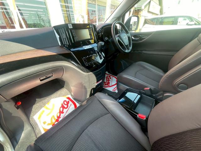 エルグランド ２５０ハイウェイスターＳ　両側パワースライドドア／純正ナビ／バックカメラ／エマージェンシーブレーキ／クルーズコントロール／ＬＥＤヘッドライト／踏み間違い衝突防止アシスト／車線逸脱防止支援システム／純正１８インチＡＷ／ＥＴＣ／（21枚目）