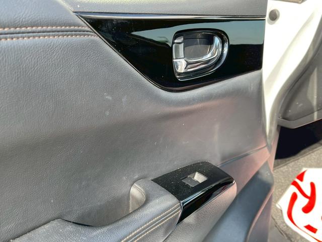 エルグランド ２５０ハイウェイスターＳ　両側パワースライドドア／純正ナビ／バックカメラ／エマージェンシーブレーキ／クルーズコントロール／ＬＥＤヘッドライト／踏み間違い衝突防止アシスト／車線逸脱防止支援システム／純正１８インチＡＷ／ＥＴＣ／（38枚目）