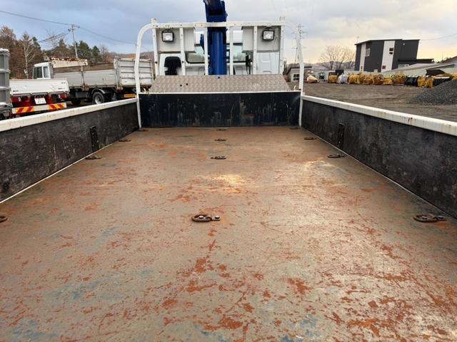 キャンター ◎ワイド・ロング ◎3段ラジコンクレーン ◎荷台内寸法 長410 幅209cm(12枚目)