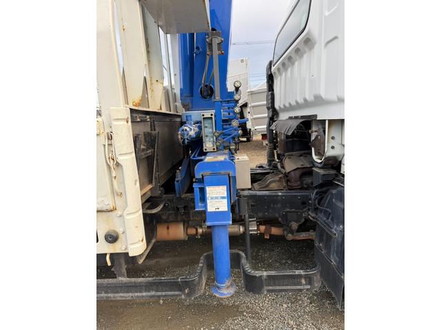 キャンター ◎ワイド・ロング ◎3段ラジコンクレーン ◎荷台内寸法 長410 幅209cm(15枚目)