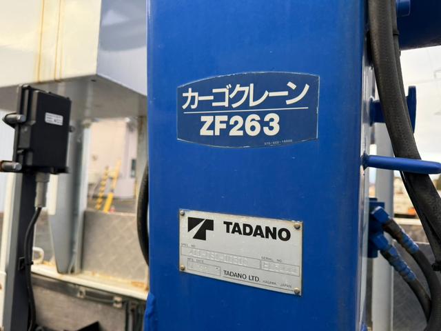 キャンター ◎ワイド・ロング ◎3段ラジコンクレーン ◎荷台内寸法 長410 幅209cm(17枚目)
