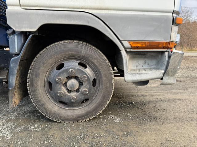 キャンター ◎ワイド・ロング ◎3段ラジコンクレーン ◎荷台内寸法 長410 幅209cm(28枚目)