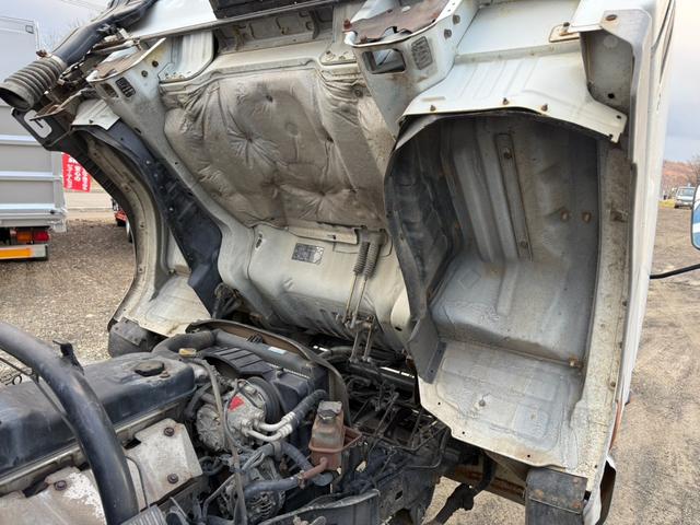 キャンター ◎ワイド・ロング ◎3段ラジコンクレーン ◎荷台内寸法 長410 幅209cm(37枚目)