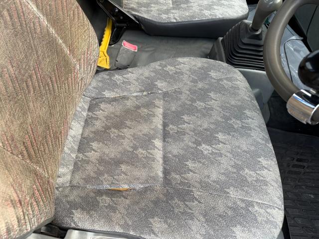 キャンター ◎ワイド・ロング ◎3段ラジコンクレーン ◎荷台内寸法 長410 幅209cm(48枚目)