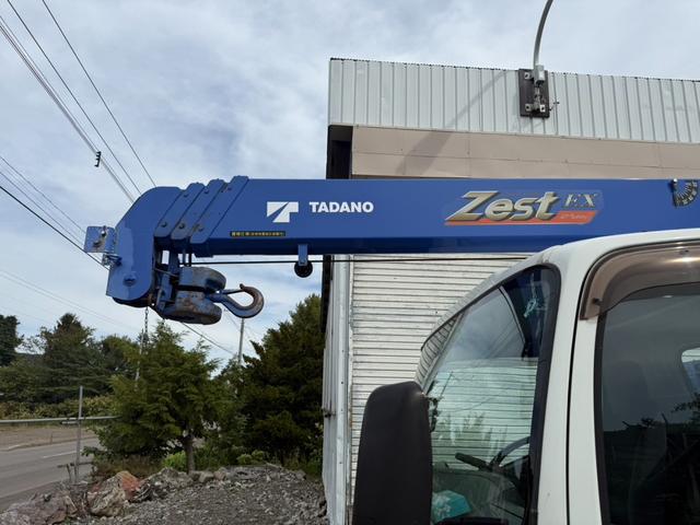 エルフトラック ◎3.5t ◎ワイド・ロング ◎4段ラジコンクレーン◎ハイジャッキアウトリガー ◎荷台内寸法 長さ430 幅208 高60cm ◎3方開アルミアオリ ◎リヤアウトリガー(手動)◎アルミブリッジ付(12枚目)