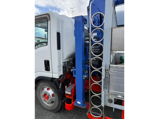 エルフトラック ◎3.5t ◎ワイド・ロング ◎4段ラジコンクレーン◎ハイジャッキアウトリガー ◎荷台内寸法 長さ430 幅208 高60cm ◎3方開アルミアオリ ◎リヤアウトリガー(手動)◎アルミブリッジ付(13枚目)