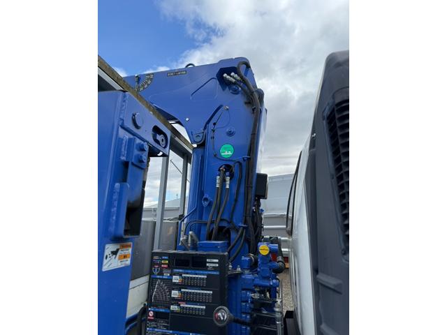 エルフトラック ◎3.5t ◎ワイド・ロング ◎4段ラジコンクレーン◎ハイジャッキアウトリガー ◎荷台内寸法 長さ430 幅208 高60cm ◎3方開アルミアオリ ◎リヤアウトリガー(手動)◎アルミブリッジ付(15枚目)