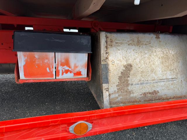 エルフトラック ◎3.5t ◎ワイド・ロング ◎4段ラジコンクレーン◎ハイジャッキアウトリガー ◎荷台内寸法 長さ430 幅208 高60cm ◎3方開アルミアオリ ◎リヤアウトリガー(手動)◎アルミブリッジ付(34枚目)