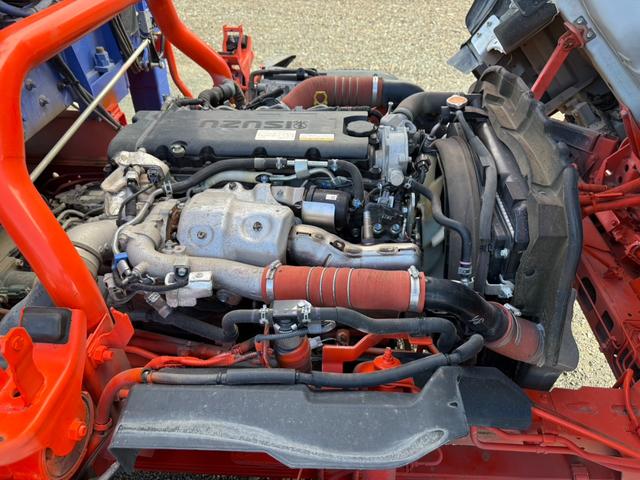 エルフトラック ◎3.5t ◎ワイド・ロング ◎4段ラジコンクレーン◎ハイジャッキアウトリガー ◎荷台内寸法 長さ430 幅208 高60cm ◎3方開アルミアオリ ◎リヤアウトリガー(手動)◎アルミブリッジ付(41枚目)