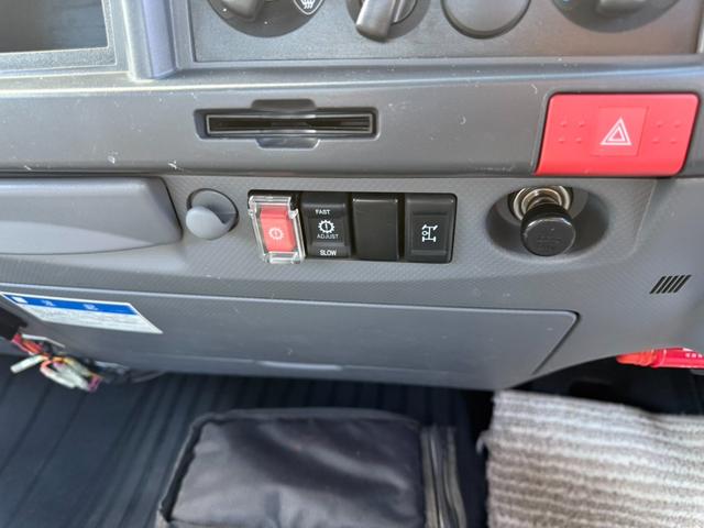 エルフトラック ◎3.5t ◎ワイド・ロング ◎4段ラジコンクレーン◎ハイジャッキアウトリガー ◎荷台内寸法 長さ430 幅208 高60cm ◎3方開アルミアオリ ◎リヤアウトリガー(手動)◎アルミブリッジ付(57枚目)