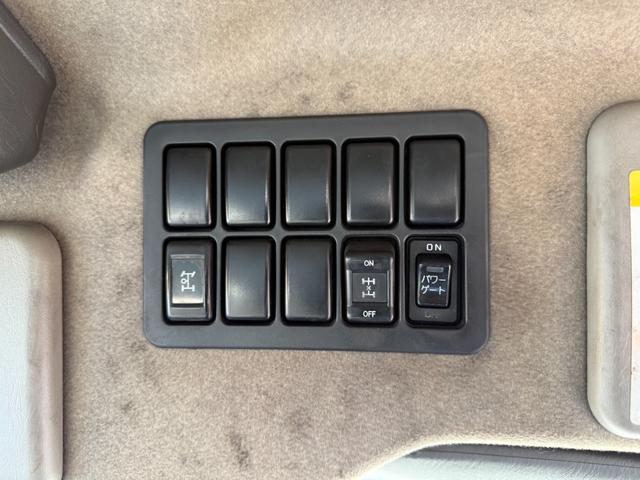 ギガ 　◎セルフクレーン　◎登坂板　◎スムーサー１２段ミッション　◎リヤエアサス　◎ラジコン３段クレーン　◎リモコンジャッキ（53枚目）