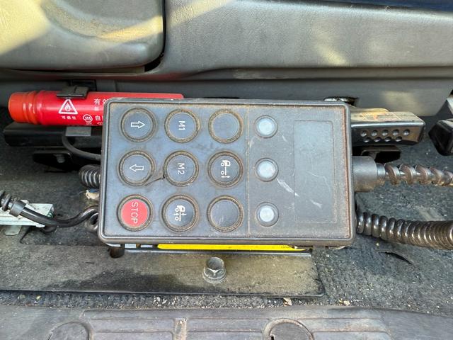 ギガ 　◎セルフクレーン　◎登坂板　◎スムーサー１２段ミッション　◎リヤエアサス　◎ラジコン３段クレーン　◎リモコンジャッキ（58枚目）