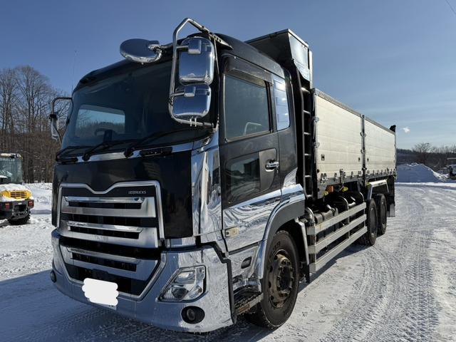 クオン ベースグレード　◎アルミ深箱、土砂禁ロングダンプ◎エスコット１２段◎４２０馬力◎５方開アオリ◎アオリスケットー◎エアシリンダー式手動ピン◎荷台内寸法（長７４０ｃｍ幅２３５ｃｍ高１２０ｃｍ）（2枚目）