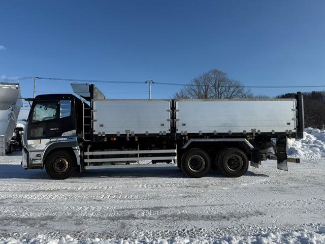 クオン ベースグレード　◎アルミ深箱、土砂禁ロングダンプ◎エスコット１２段◎４２０馬力◎５方開アオリ◎アオリスケットー◎エアシリンダー式手動ピン◎荷台内寸法（長７４０ｃｍ幅２３５ｃｍ高１２０ｃｍ）（6枚目）